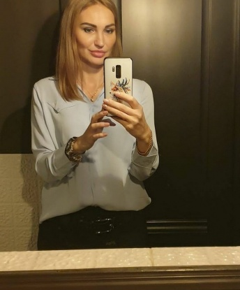Я знаю, как доставить настоящее удовольствие и исполнить все твои грязные фантазии. У меня красивое тело, мягкая кожа и безграничные возможности удовлетворить тебя. Я живу в Москве и готова сделать твой приезд сюда незабываемым. У меня есть отличные отзывы и фото, чтобы ты мог убедиться в моей красоте и искусстве. Стань моим и я покажу тебе рай на земле! 😉🌟💋 #Москва #Москвы #вМоскве Верочка